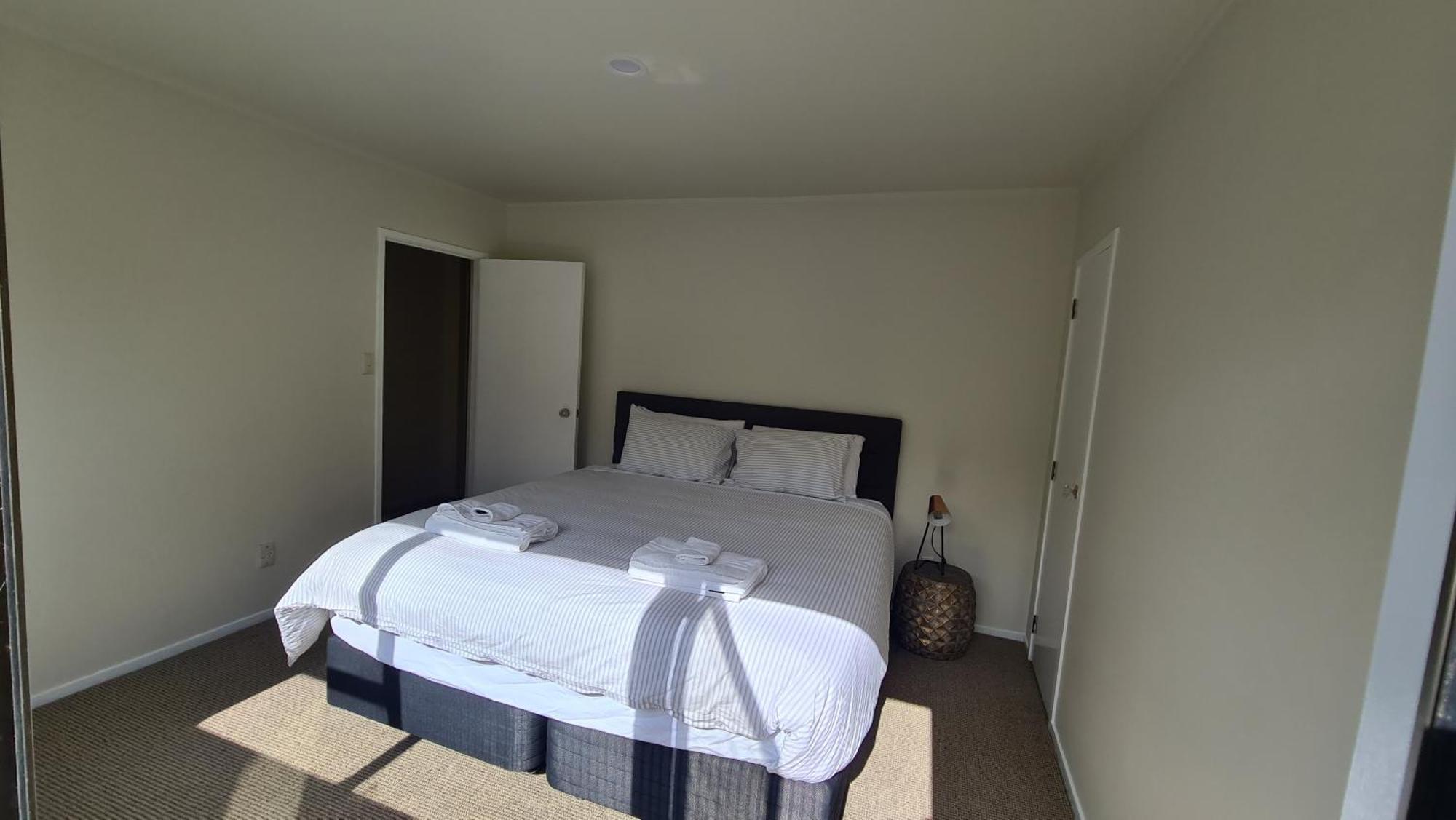 2 Bedroom Home, City And Sea Views Auckland Bagian luar foto