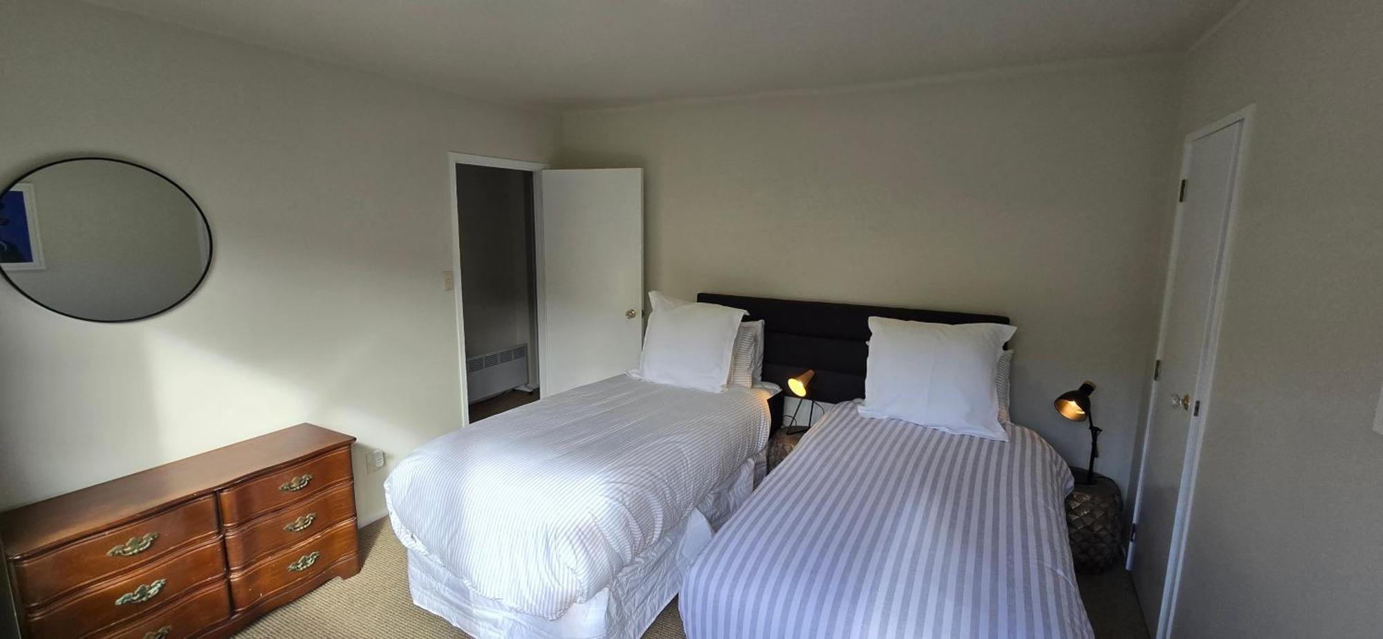2 Bedroom Home, City And Sea Views Auckland Bagian luar foto